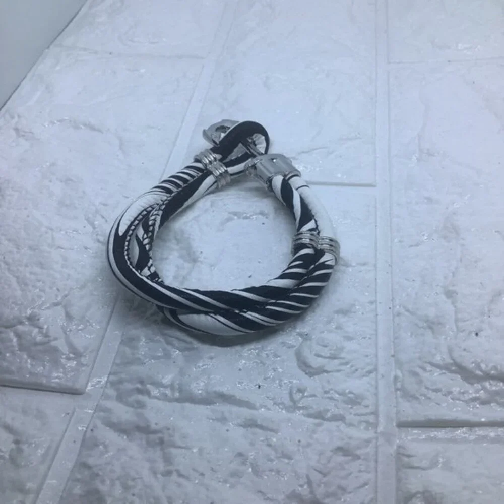 Sliver Classic Anchor Clasp Bracelet Men’s White and Black